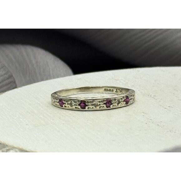 9k White Gold Ruby & Diamond Ring SZ 8 / 2 G
